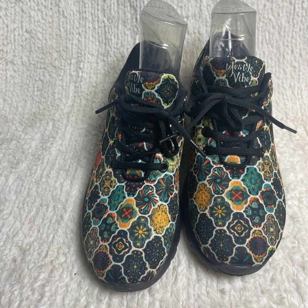Yes We Vibe Unisex Bohemian Pattern colorful fall colors sneakers W SZ8 M SZ6